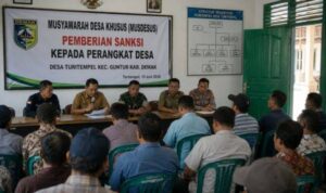 pesta-miras-perangkat-desa-demak-sanksi-skorsing